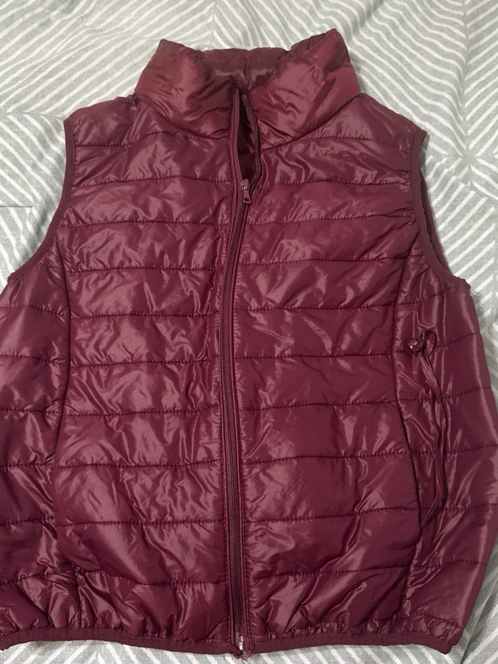 Women's Quilted Puffer Vest - Burgundy